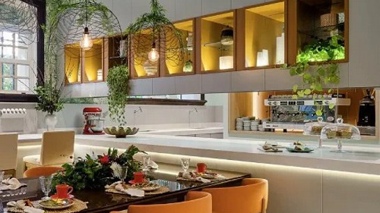 A elegância da paleta de cores dos clássicos planejados.